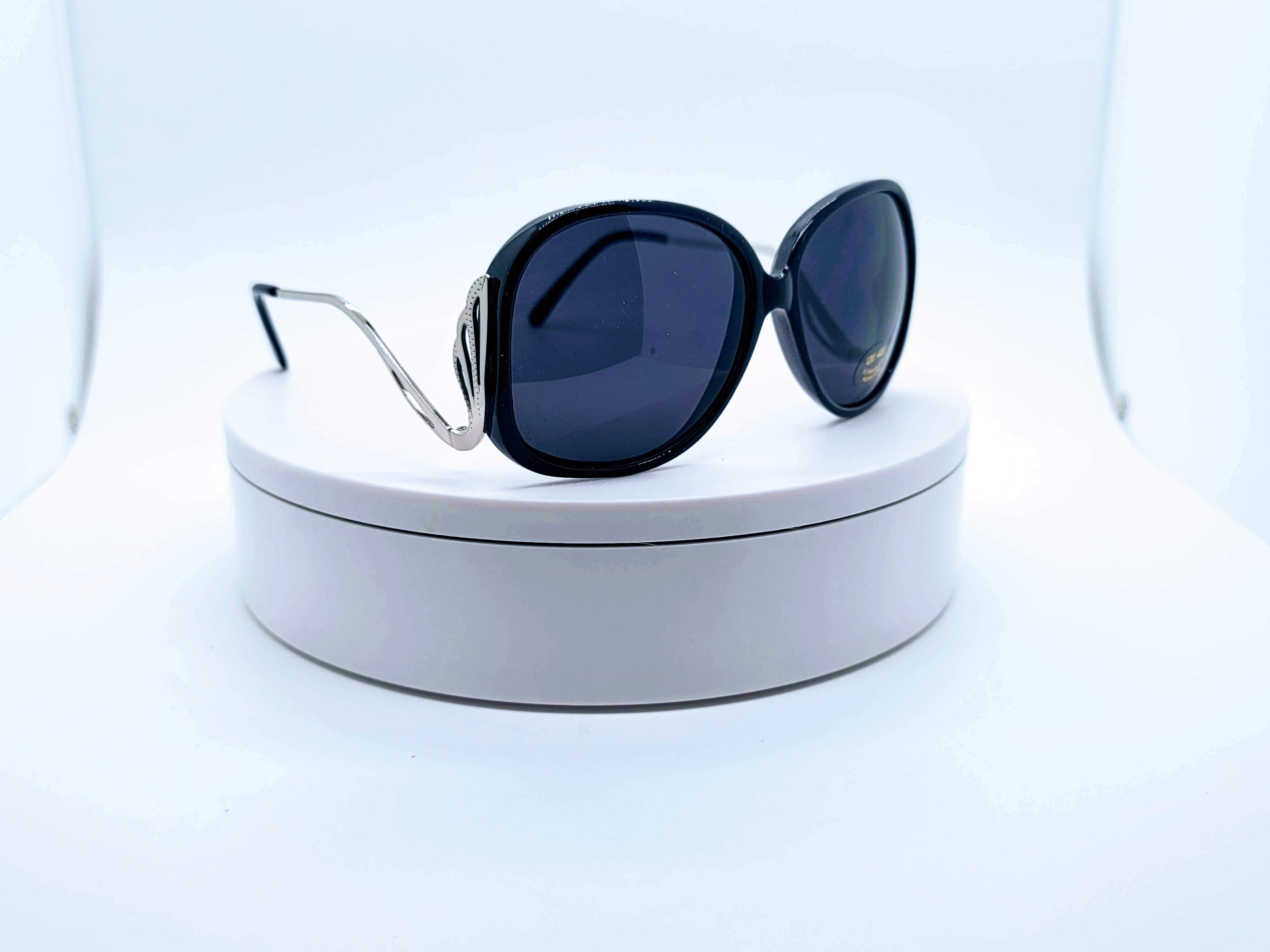 Black-Lens-Over-sized-Sunglasses