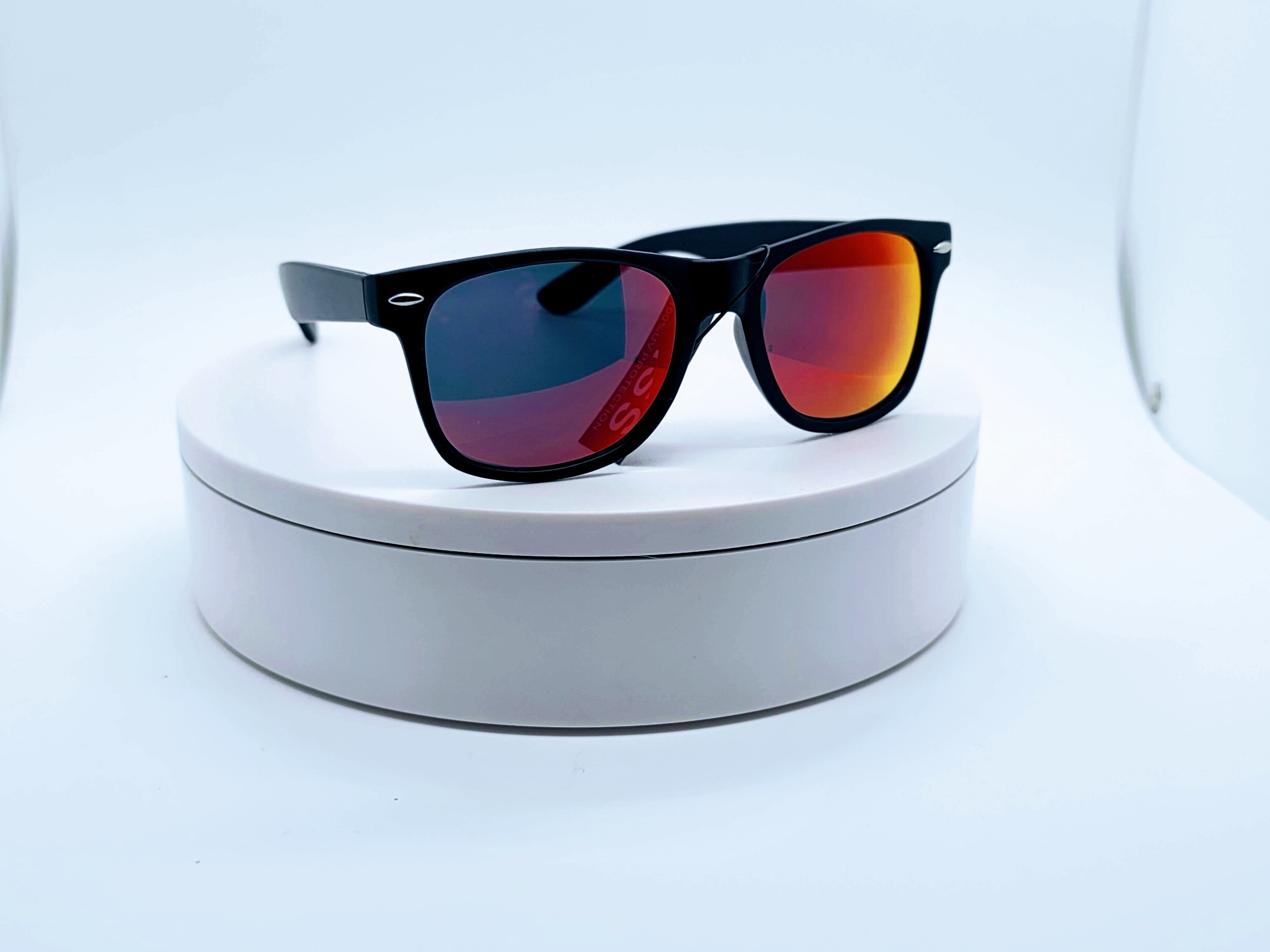 UV-Protective-Wayfarer-Sunglasses